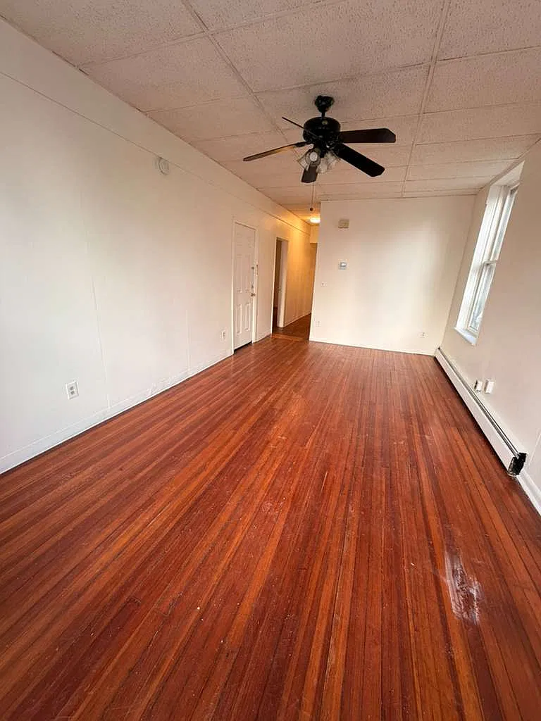 3 bed, 1100 sqft, $1,390 — Photo 4