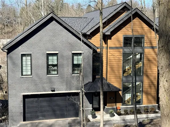 188 Cleveland St, Chagrin Falls, OH 44022