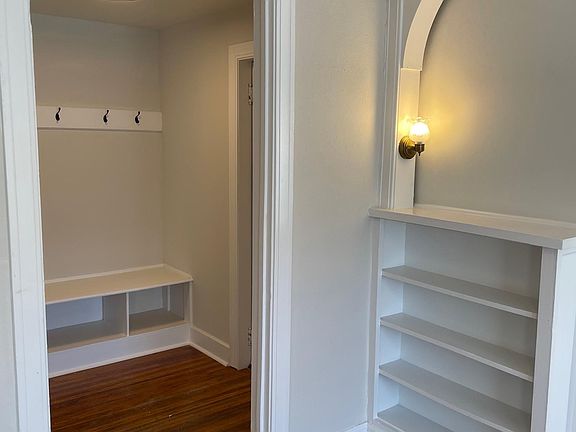 3rd image of 720 W 38th St #2A