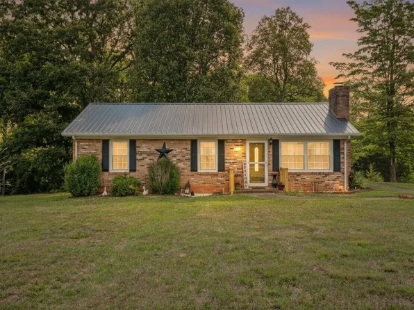 254 Arrowhead Dr, Madison Heights, VA 24572