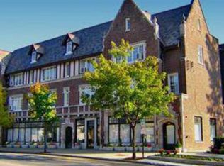 82 Temple Ct #206, Winnetka, IL 60093