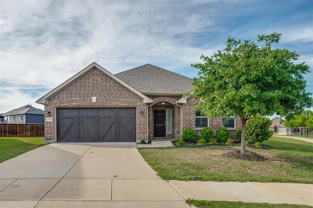4 bed, 2071 sqft, $2,500 — Photo 1