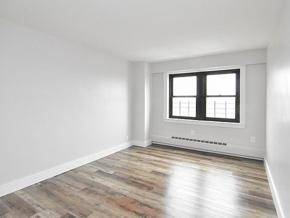 5th image of 260 Audubon Ave APT 22A