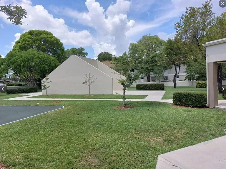 503 Gardens Dr #202 — Photo 31