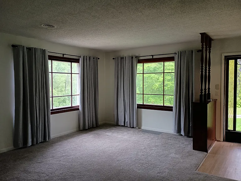 2580 Forest Crest Rd — Photo 3