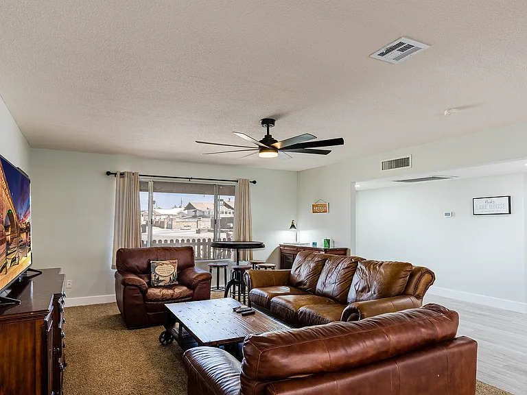 2312 Warbler Ln — Photo 2