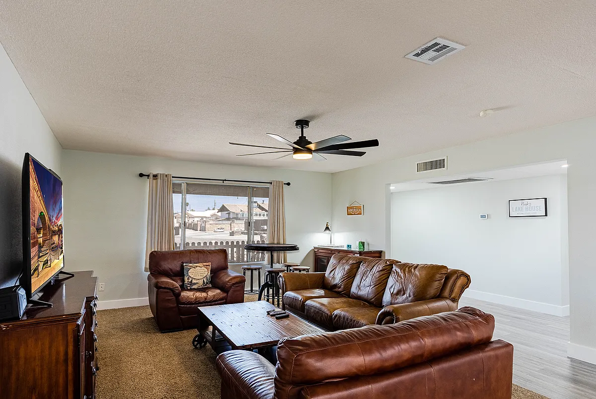 Building Photo - 2312 Warbler Ln