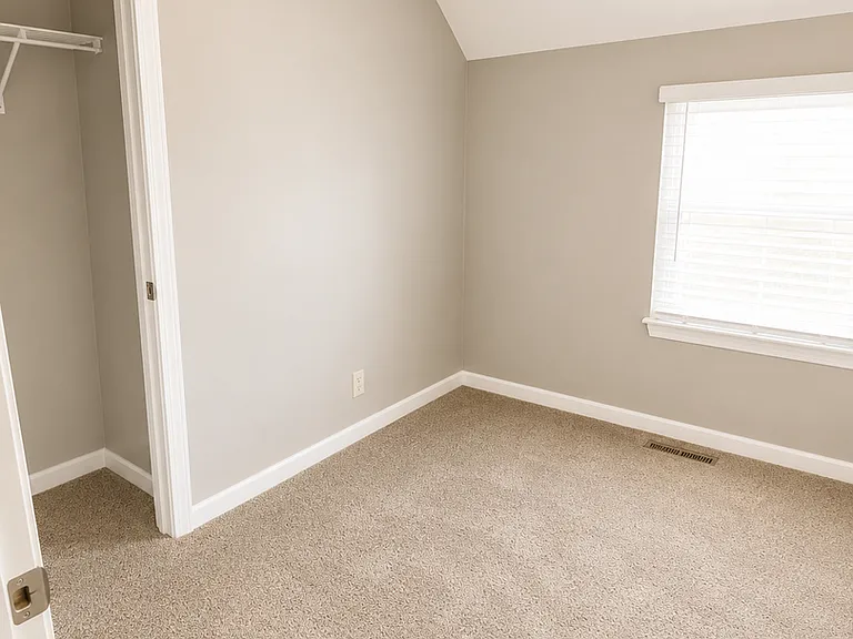 2092 Garfield Ave — Photo 8