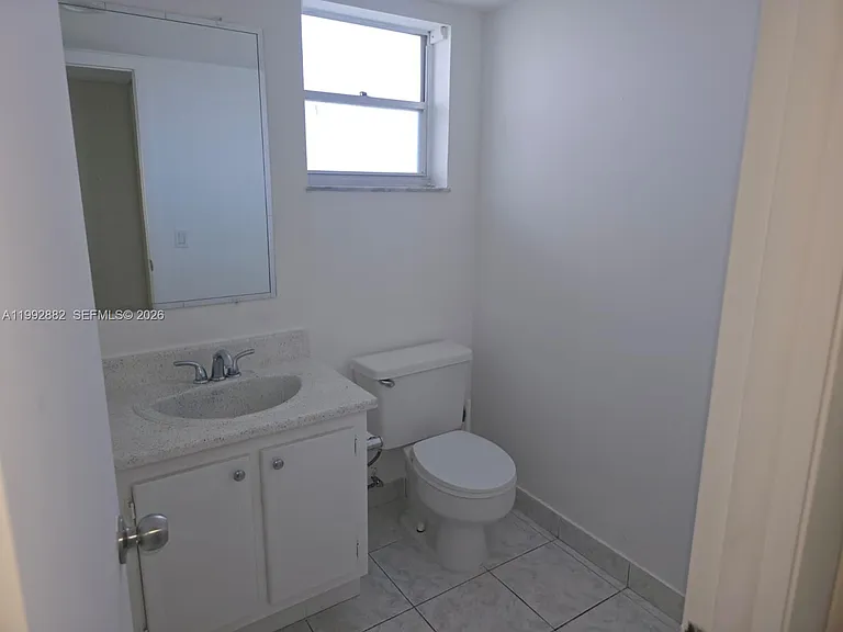 320 NE 12th Ave #703 — Photo 28