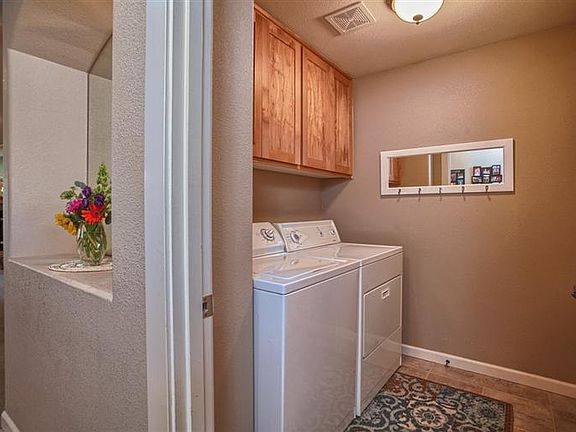 4th image of 961 Highbury Dr