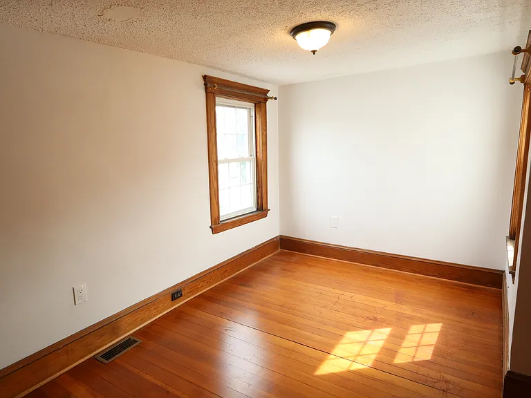 34R Rush St — Photo 25