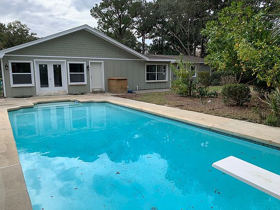 3rd image of 19 Wisteria Ct NW