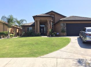 9613 Degranvelle Dr, Bakersfield, CA 93311