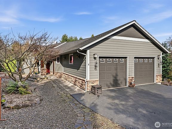 3rd image of 72 Blue Mountain Rd