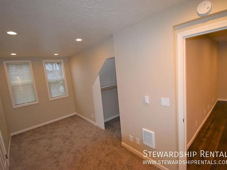 893 W 5th Ave #2 — Photo 8