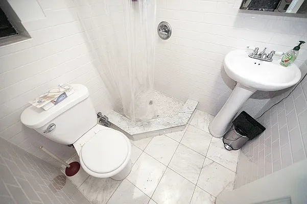 Rented by Voro New York | media 18