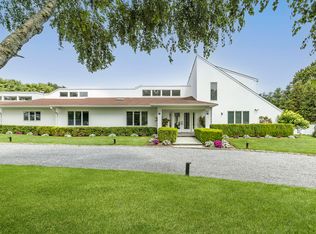 24 Potato Barn Rd, Water Mill, NY 11976