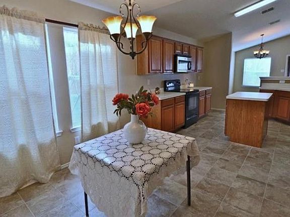 5th image of 2724 Winterberry Ln