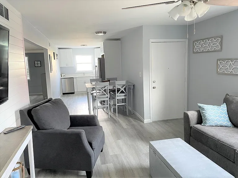 1625 Bulevar Mayor #F2 — Photo 11