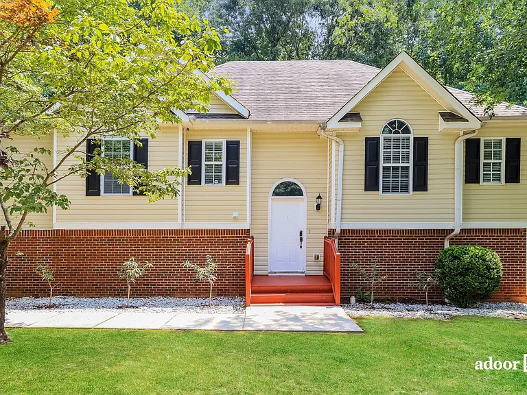 246 Pebble Creek Dr — Photo 2