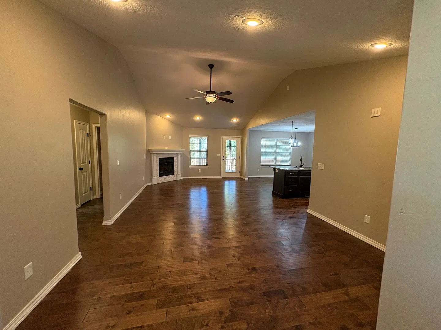 Beautiful All Brick 3 Bed 2 Bath 3 Car Garage Located In Ozark! This Won't Last Long! — Photo 3