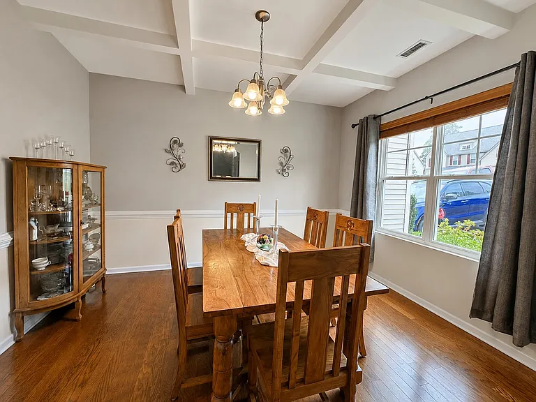 481 Highgrove Dr — Photo 12