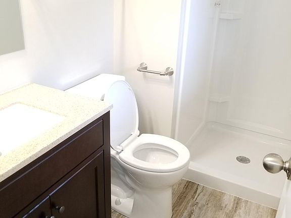 3rd image of 12518 Yates St