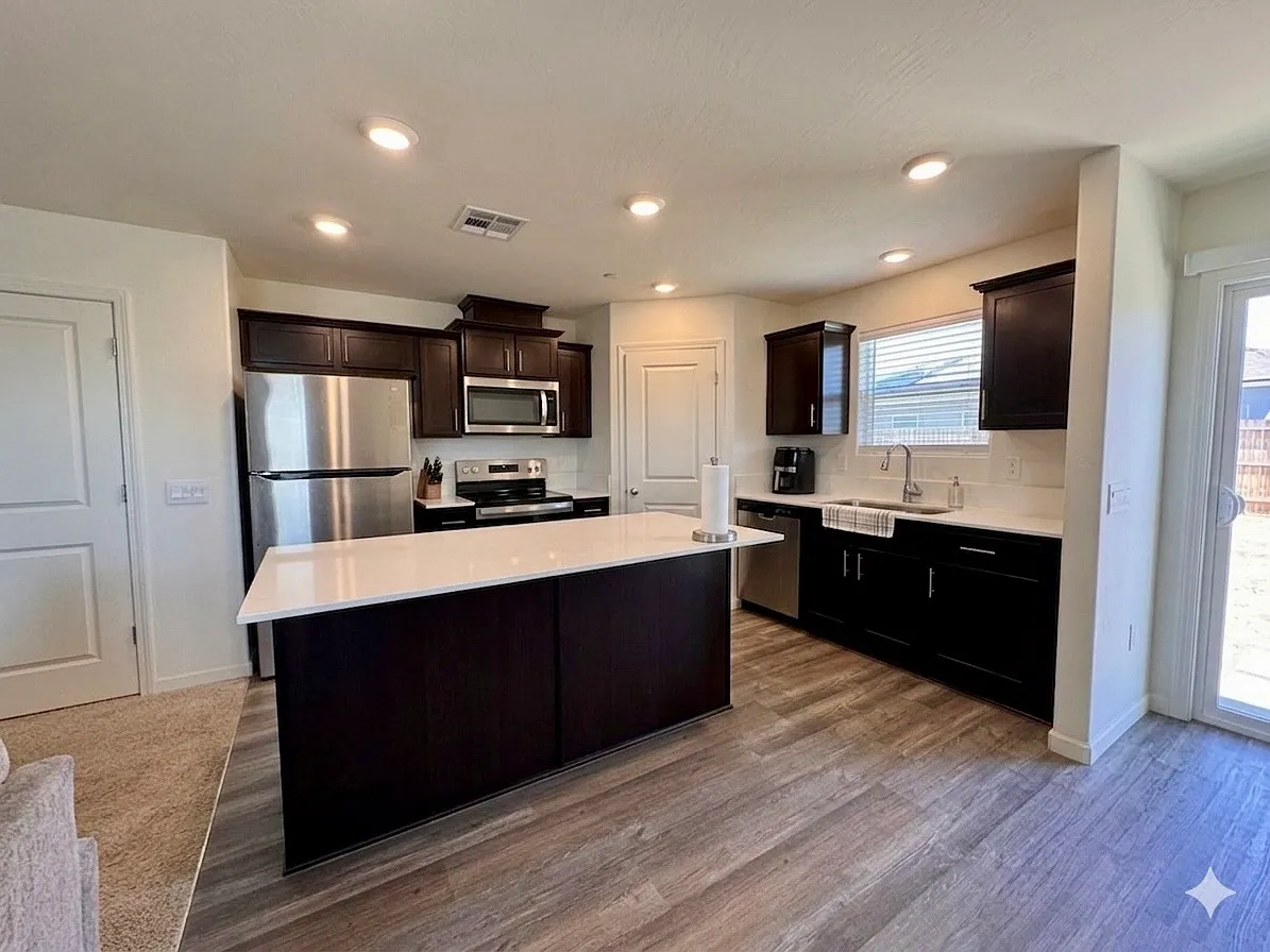 3 bed, 1230 sqft, $2,700 — Photo 2