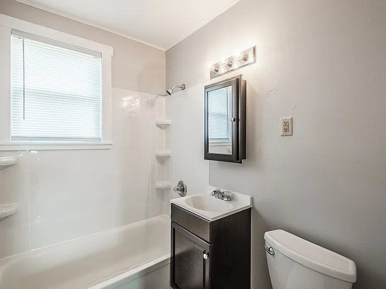 Atlantic Townhouse Apartments — Photo 6