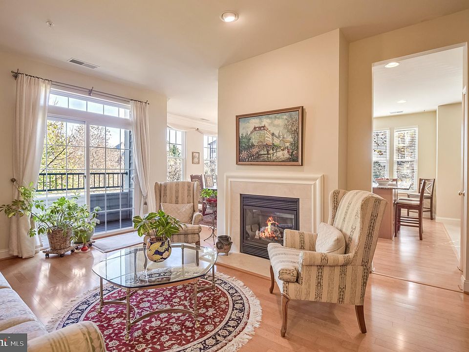 1st image of 501 King Farm Blvd APT 204