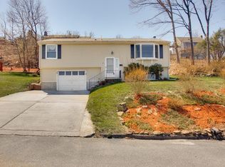 90 Andrews Ave, Worcester, MA 01605