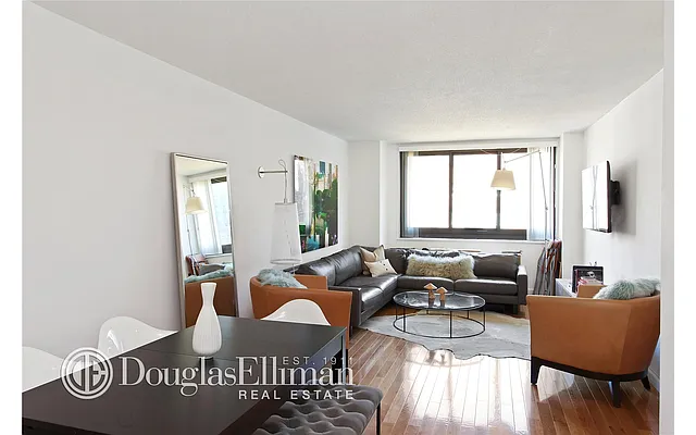 Rented by Douglas Elliman | media 16