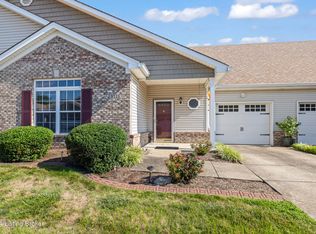 5225 Savannah Springs Dr, Louisville, KY 40219