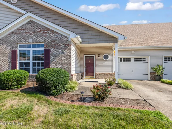 5225 Savannah Springs Dr, Louisville, KY 40219