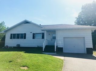 1549 W Franklin St, Iron River, MI 49935