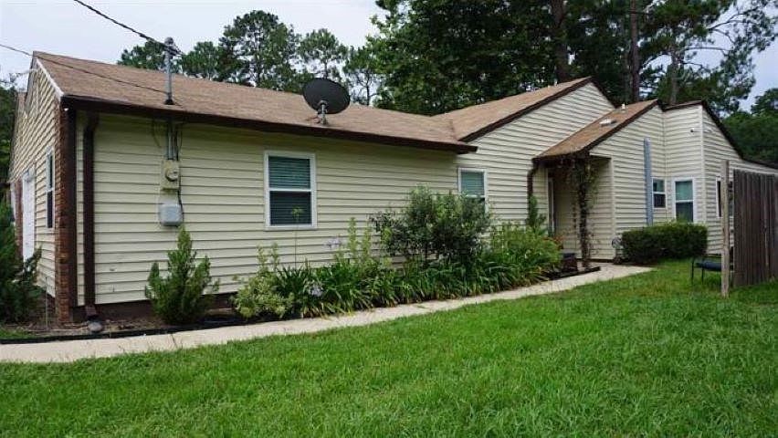 1st image of 3224 Albert Dr