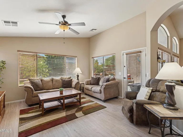 101 W Red Mesa Trl — Photo 3