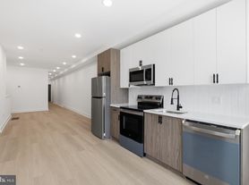 3931 Fairmount Ave