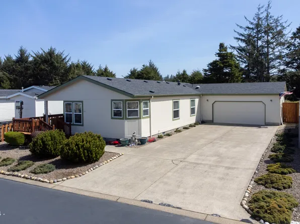 3835 Summit Ridge Cir E, Depoe Bay, OR 97341