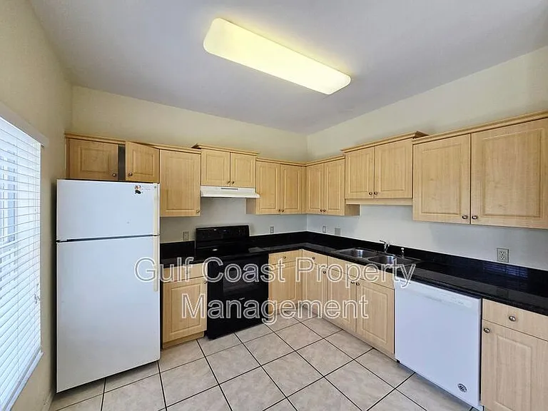 7743 Plantation Cir — Photo 4