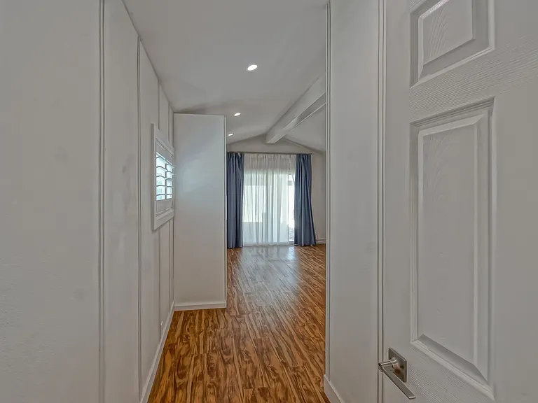 2621 Mathews Ave — Photo 18