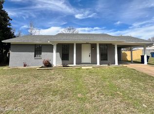 10630 Chateau Dr, Olive Branch, MS 38654