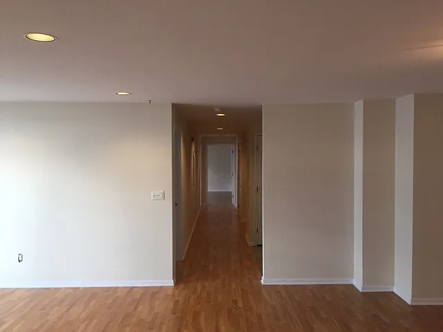 26 W Broadway Blvd #303 — Photo 9