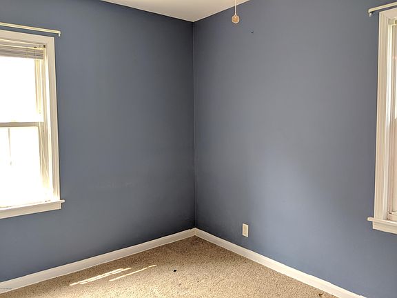 4th image of 840 Dorothy St NW