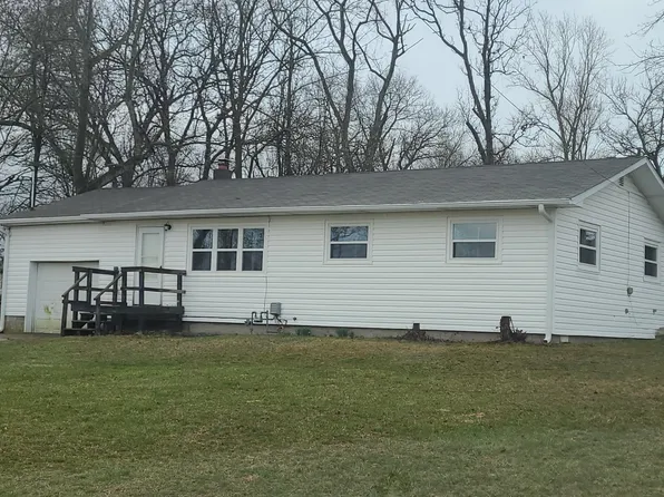 210 South St, Crane, MO 65633