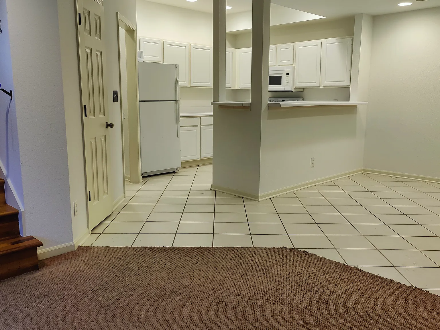 3 bed, 2.5 bath, 1600 sqft, $1,750 — Photo 3