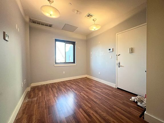 2nd image of 112 Emerson Pl #2AA