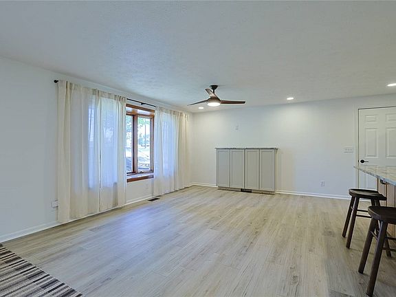 5th image of 3573 Kemp Rd
