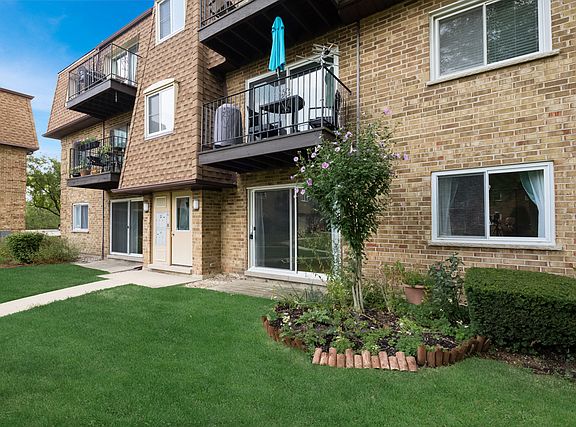 2nd image of 9469 Bay Colony Dr APT 1S