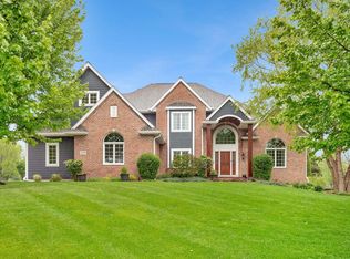 1259 Mary Hill Cir, Hartland, WI 53029